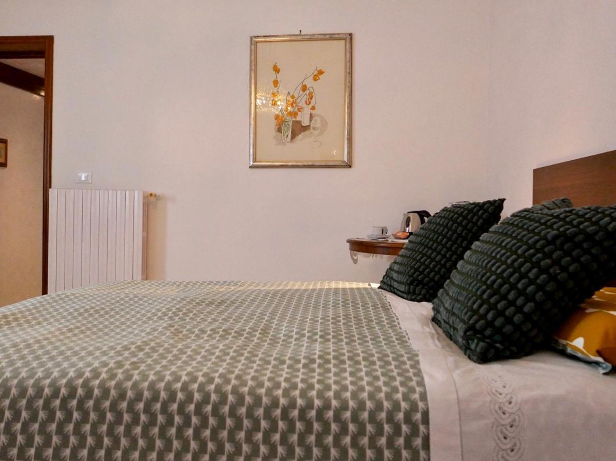 47, Vittorio Veneto Hotel Locorotondo Luaran gambar