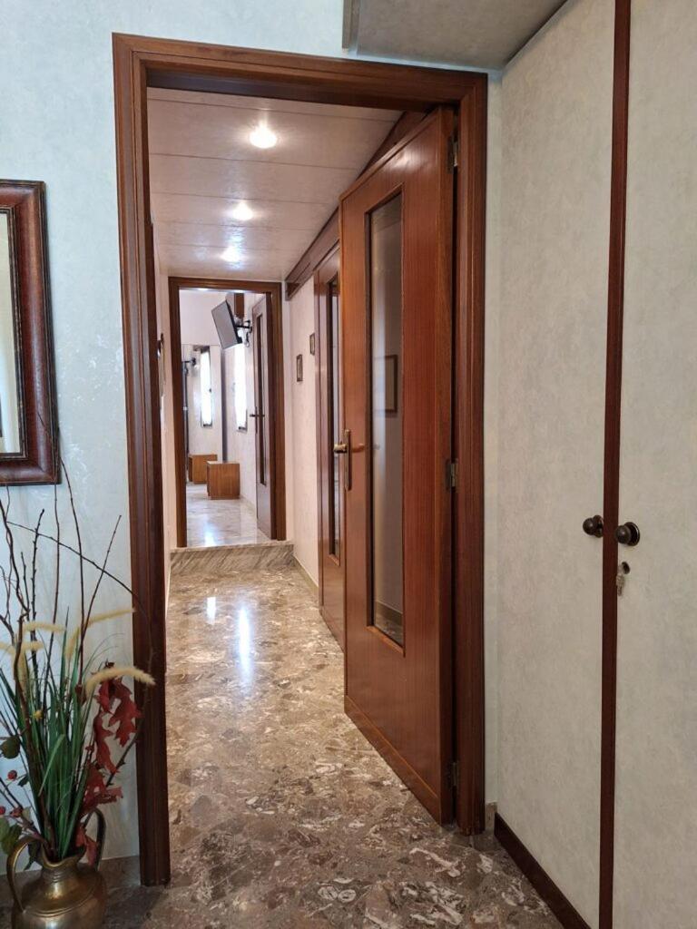 47, Vittorio Veneto Hotel Locorotondo Luaran gambar